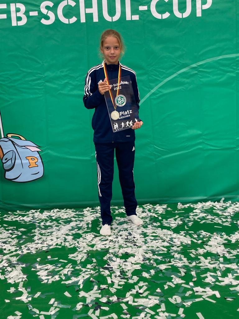 Julia Harneid erfolgreich beim DFB-Schul-Cup